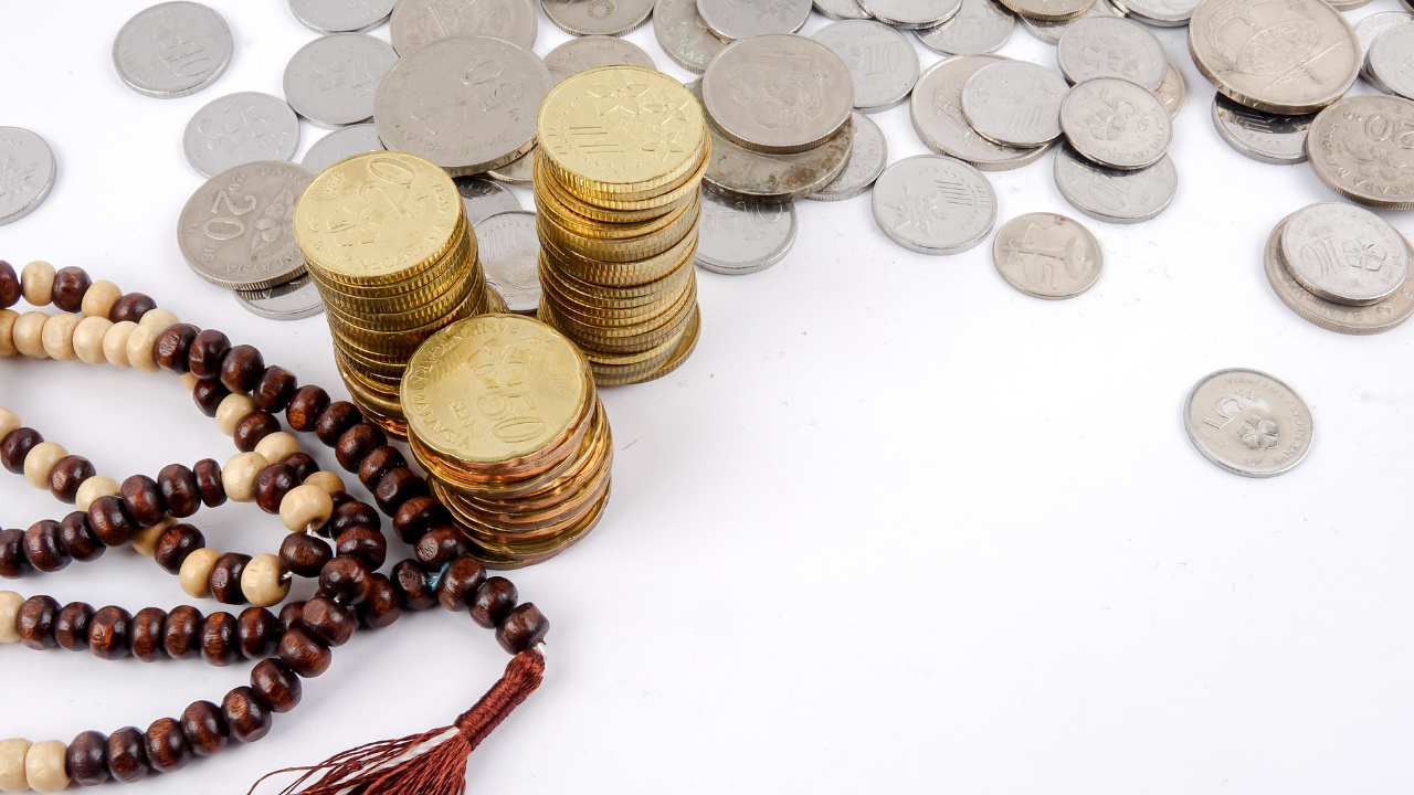 Behavioral Economics versus Islamic Economics and its Impact on Consumer Behavior